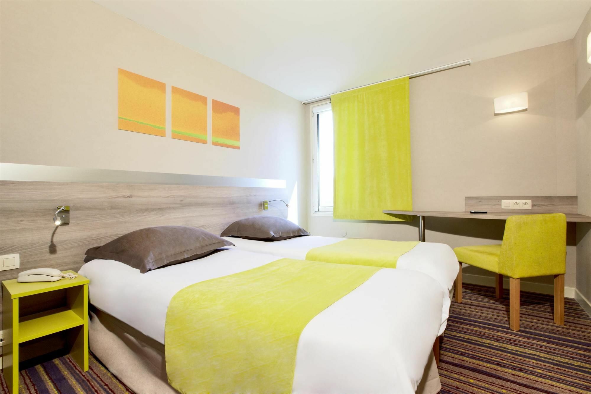 คีเรียด์ลีออนเอส-เซนต์บอนเน้ตเดอมูร์ Hotel แซงต์-บอนเนต์-เดอ-มูร์ ภายนอก รูปภาพ